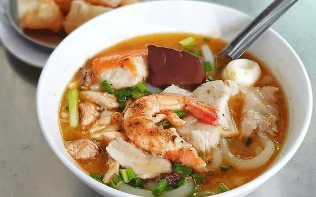 Chị Trâm - Bánh Canh & Bún Riêu Cua Đồng - Võ Văn Kiệt
